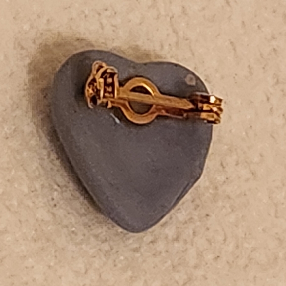 Lot of Small Brooches and Lapel Pins - Picture 3 of 16